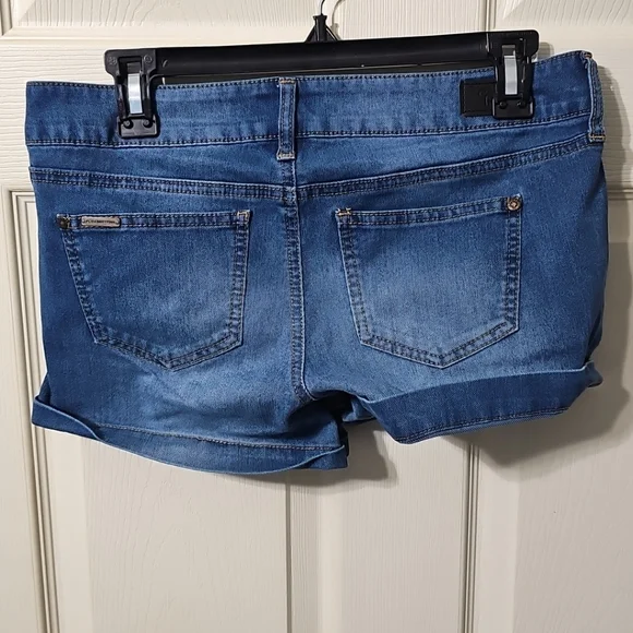 Bundle Of 3 Jean Shorts (2)Celebrity Pink (1)Arizona Women's 7 Good PreOwned - Picture 10 of 12